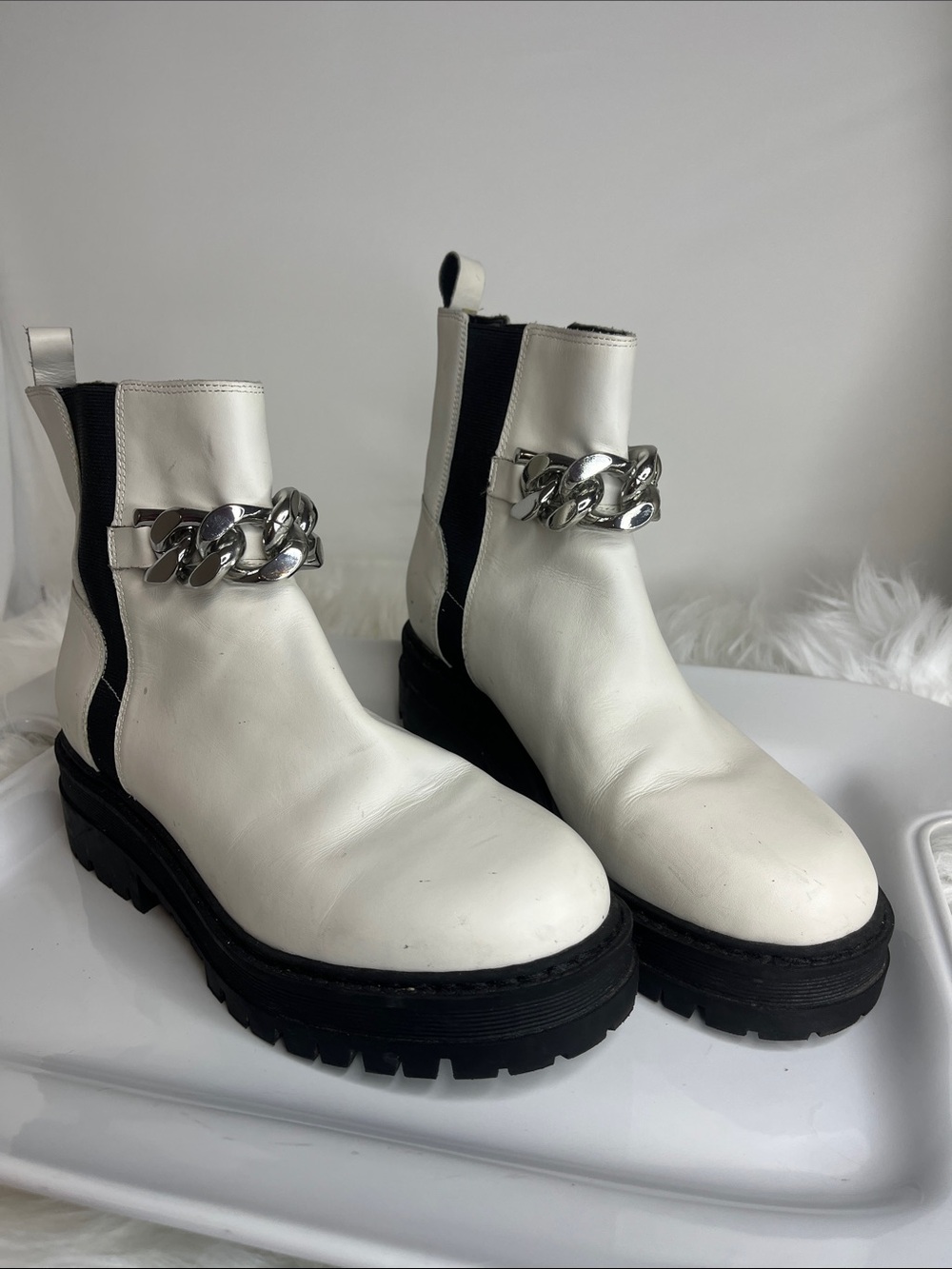 Marc Fisher White Leather Parrie Boots with Silver Chain